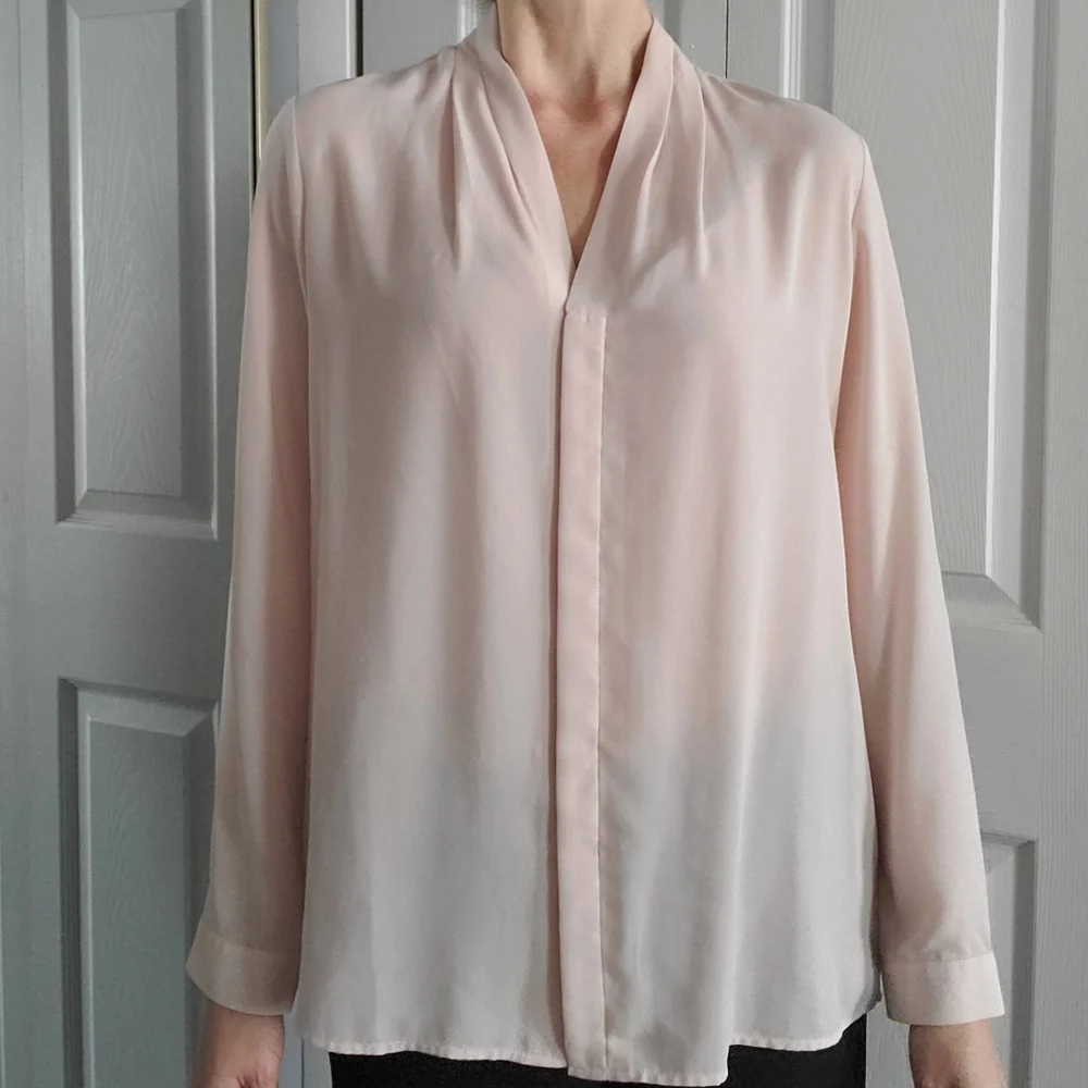 Jones New York EUC Women's Pale pink long sleeve blouse Large Button down - Picture 2 of 8